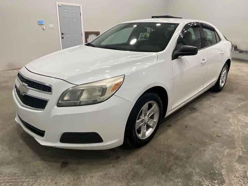 Summit White 2013 Chevrolet Malibu 1LS