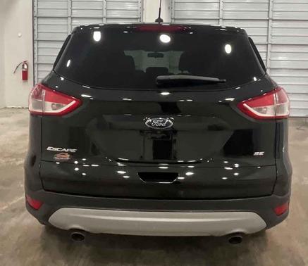 Tuxedo Black Metallic 2015 Ford Escape SE