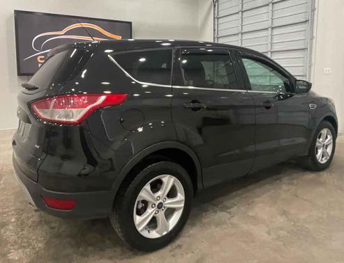 Tuxedo Black Metallic 2015 Ford Escape SE