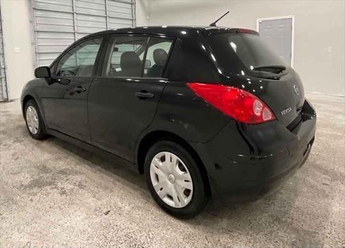 2010 Nissan Versa 1.8 S