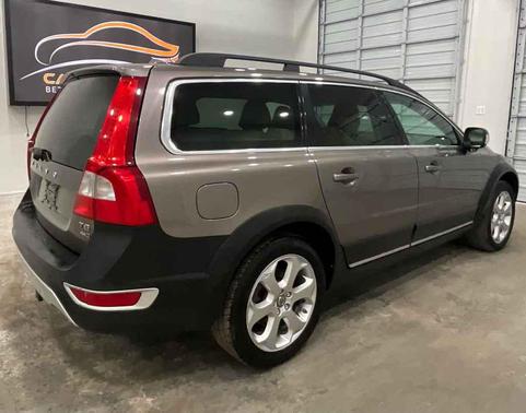 Oyster Gray Metallic 2011 Volvo XC70 T6