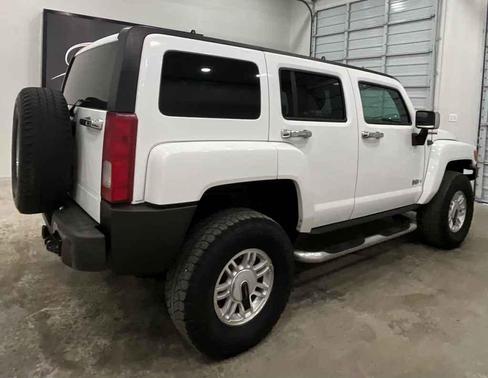 Birch White 2006 Hummer H3 Base
