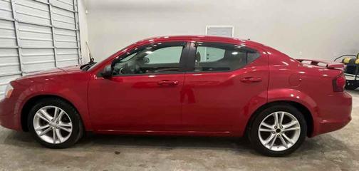 Redline 2 Coat Pearl 2014 Dodge Avenger SE