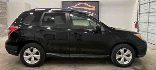 Crystal Black Silica 2014 Subaru Forester 2.5i Premium