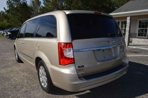Photo 3 of 27 of 2016 Chrysler Town & Country Touring