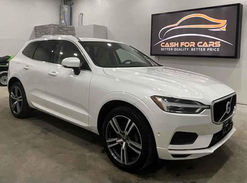 Ice White 2018 Volvo XC60 T5 Momentum
