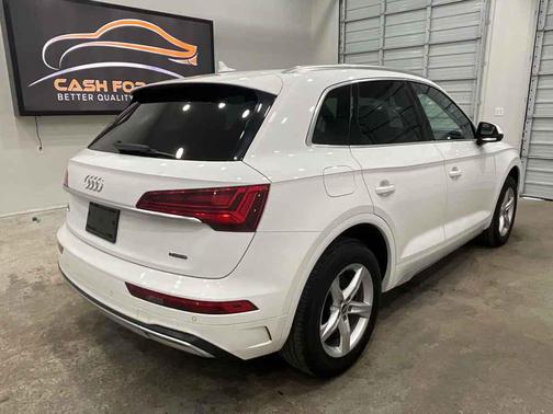 Glacier White Metallic 2021 Audi Q5 45 Premium