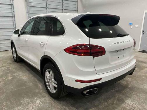 Carrara White Metallic 2016 Porsche Cayenne Cayenne