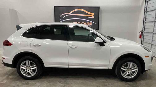 Carrara White Metallic 2016 Porsche Cayenne Cayenne