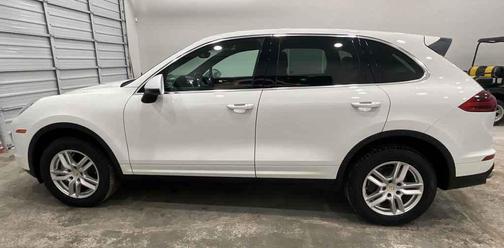 Carrara White Metallic 2016 Porsche Cayenne Cayenne