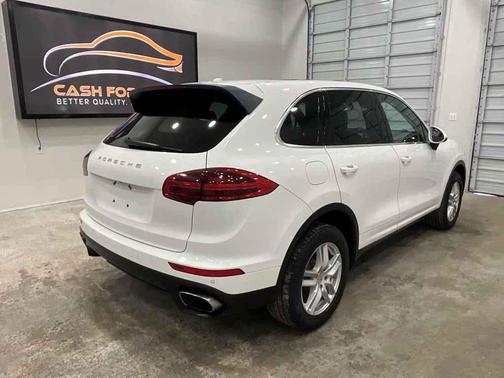 Carrara White Metallic 2016 Porsche Cayenne Cayenne