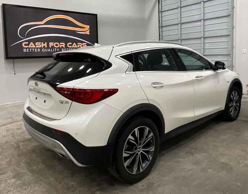 2018 INFINITI QX30 Premium