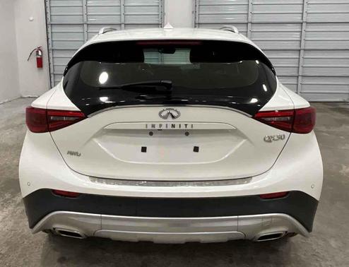2018 INFINITI QX30 Premium
