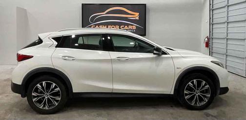 2018 INFINITI QX30 Premium