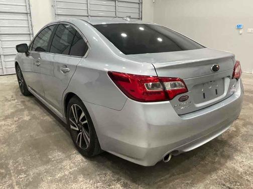 Ice Silver Metallic 2017 Subaru Legacy Sport