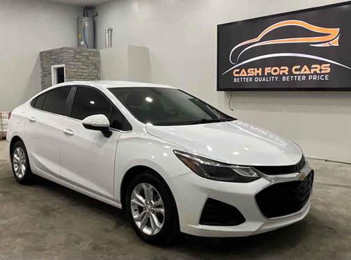 Summit White 2019 Chevrolet Cruze LT