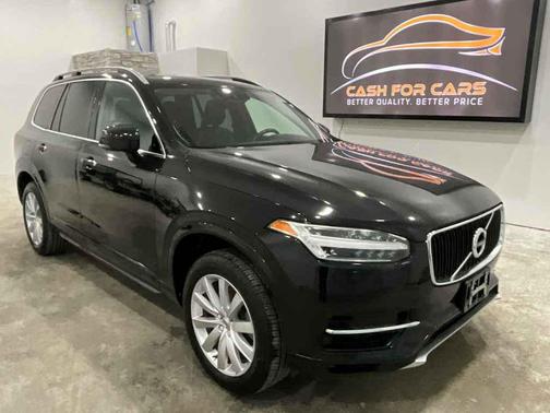 2016 Volvo XC90 T6 Momentum