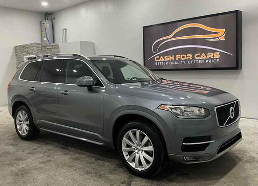 2016 Volvo XC90 T6 Momentum