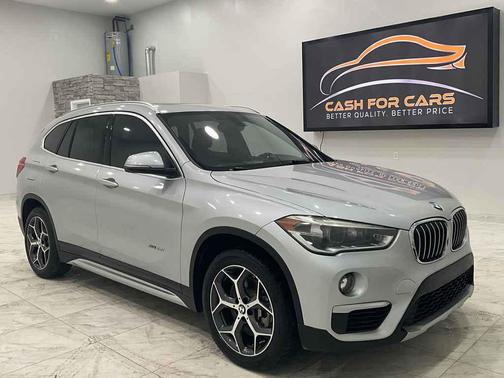 Glacier Silver Metallic 2017 BMW X1 xDrive 28i