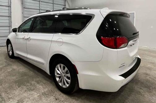 2018 Chrysler Pacifica Touring-L