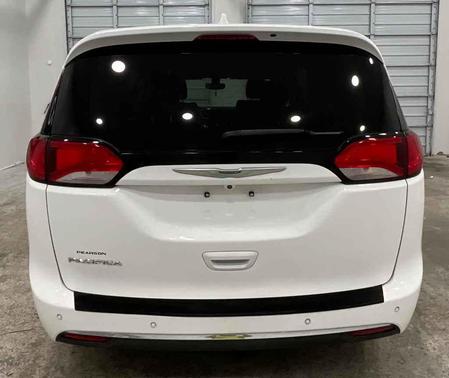 2018 Chrysler Pacifica Touring-L