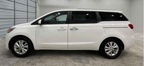 2015 Kia Sedona LX