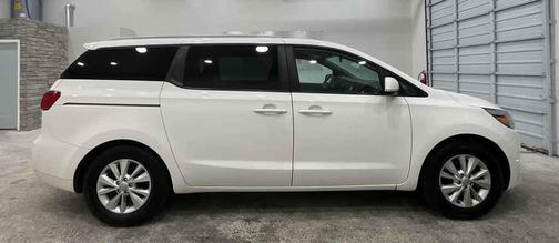 2015 Kia Sedona LX