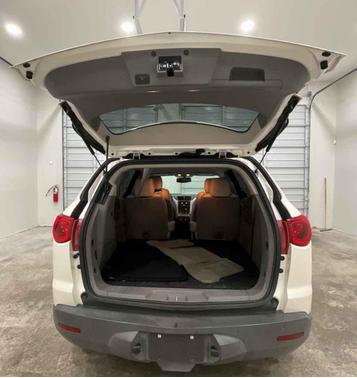 2011 Chevrolet Traverse 2LT