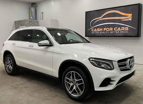 Polar White 2017 Mercedes-Benz GLC 300 4MATIC