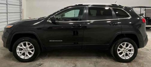 Brilliant Black Crystal Pearl Coat 2014 Jeep Cherokee Latitude