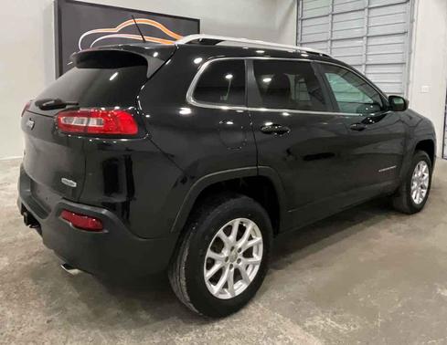 Brilliant Black Crystal Pearl Coat 2014 Jeep Cherokee Latitude