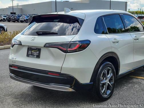 Platinum White 2025 Honda HR-V EX-L