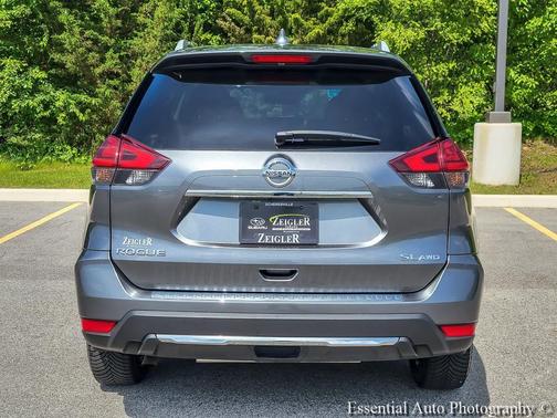 Gun Metallic 2018 Nissan Rogue SL