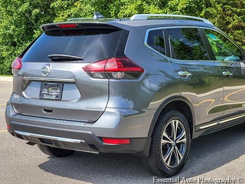 Gun Metallic 2018 Nissan Rogue SL