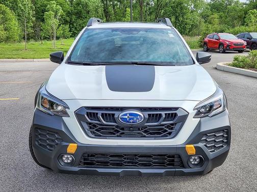 Crystal White Pearl 2025 Subaru Outback Wilderness