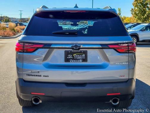Sterling Gray Metallic 2023 Chevrolet Traverse RS