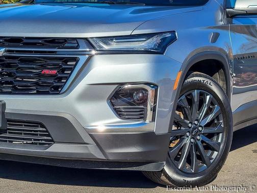 Sterling Gray Metallic 2023 Chevrolet Traverse RS