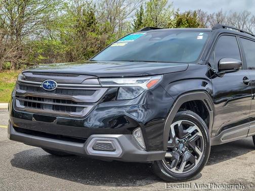 Crystal Black Silica 2025 Subaru Forester Limited