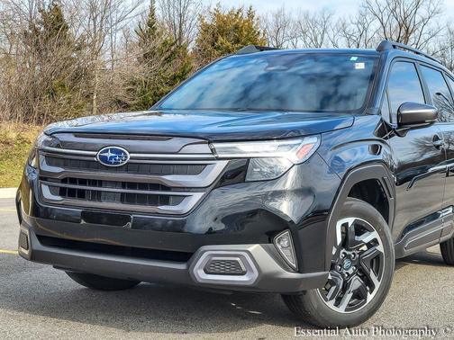 Crystal Black Silica 2025 Subaru Forester Limited
