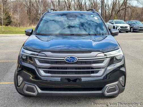 Crystal Black Silica 2025 Subaru Forester Limited
