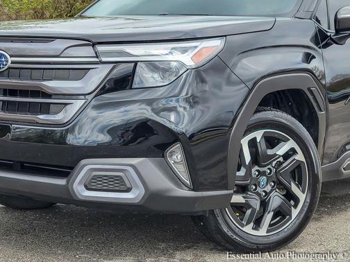 Crystal Black Silica 2025 Subaru Forester Limited