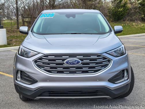 Silver Metallic 2024 Ford Edge Titanium
