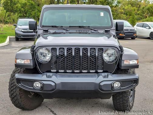 2022 Jeep Gladiator Sport