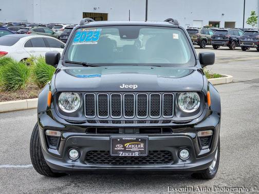 Black Clearcoat 2023 Jeep Renegade Latitude