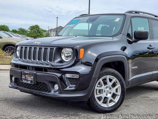 Black Clearcoat 2023 Jeep Renegade Latitude