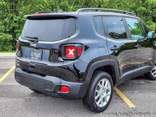 Black Clearcoat 2023 Jeep Renegade Latitude