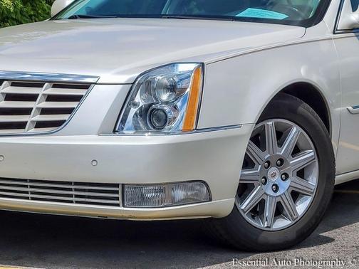 2011 Cadillac DTS Premium