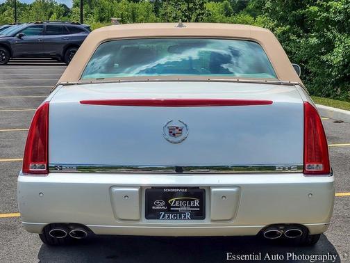 2011 Cadillac DTS Premium
