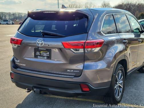 Predawn Gray Mica 2019 Toyota Highlander