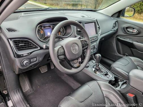 2023 Jeep Cherokee Altitude Lux